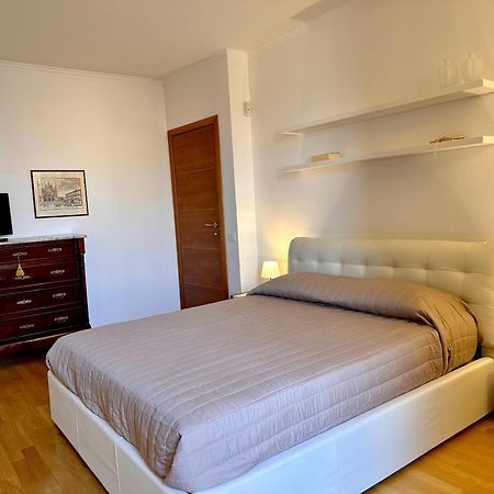 Sisters' Home - Appartamento Nel Centro Storico Con Terrazzo, Aria Condizionata E Vasca Da Bagno Siena Ngoại thất bức ảnh