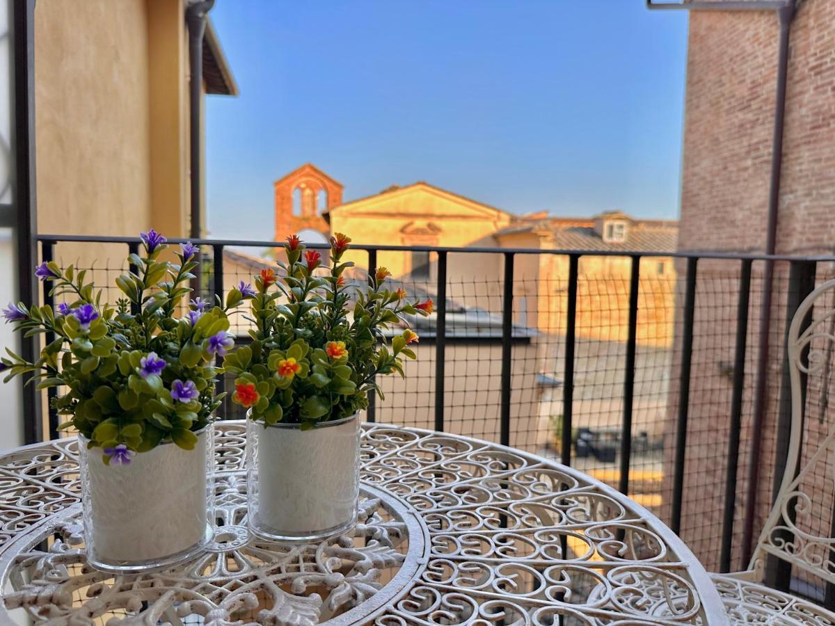 Sisters' Home - Appartamento Nel Centro Storico Con Terrazzo, Aria Condizionata E Vasca Da Bagno Siena Ngoại thất bức ảnh